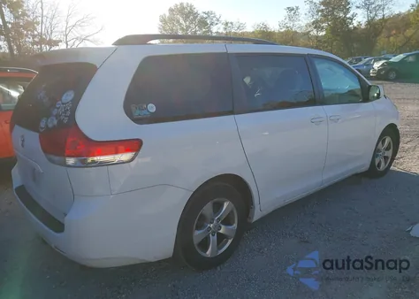2013 Toyota Sienna Le V6 8 Passenger из США, поврежденный, VIN 5TDKK3DC9DS329548